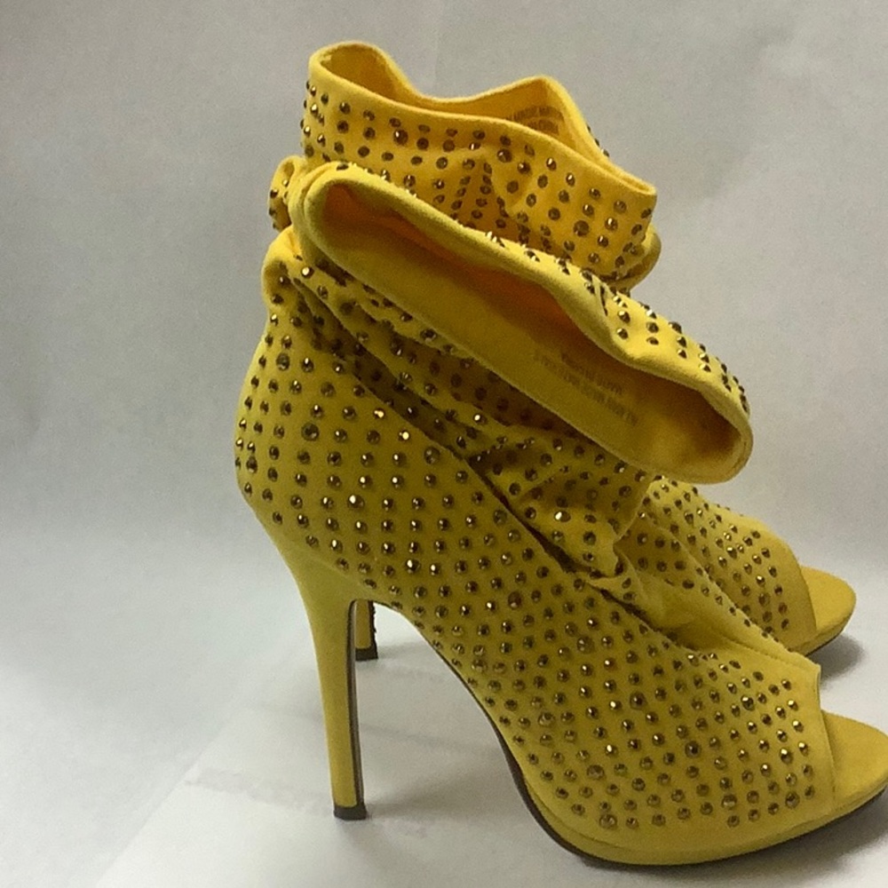 Liliana Yellow studded boots